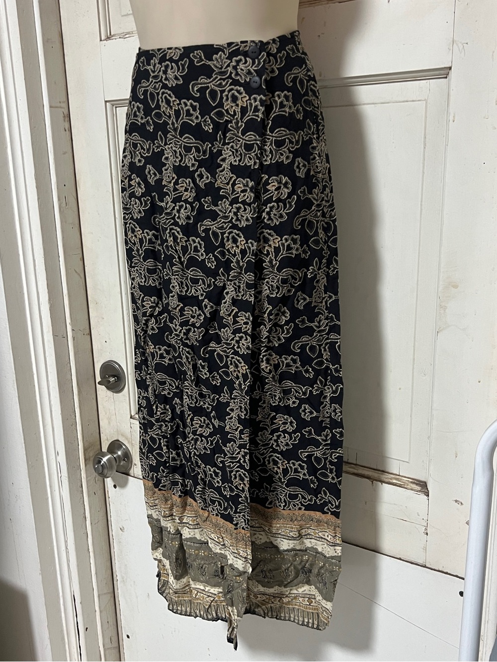 Express Campagie Internationale Black and Gold Floral Maxi Wrap Skirt M